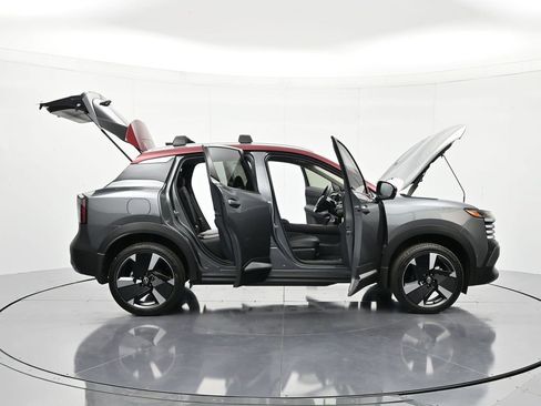 New 2026 Nissan Kicks SR w/ Cold Weather Package FWD image 45