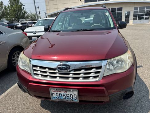 Used 2013 Subaru Forester 2.5X w/ Popular Pkg 3 AWD/4WD image 2