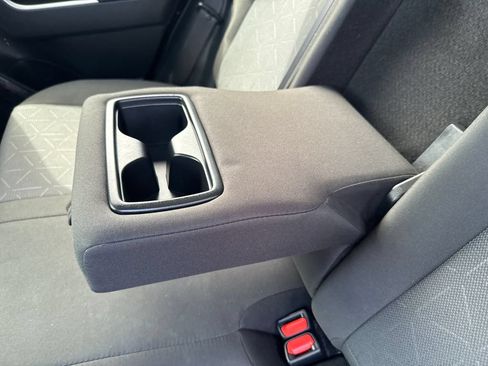 Used 2025 Toyota RAV4 XLE AWD/4WD image 36