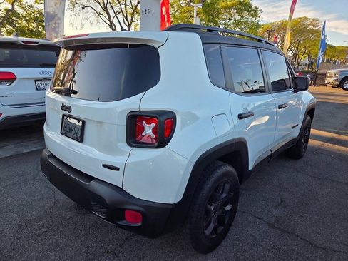 Used 2017 Jeep Renegade Latitude w/ Popular Equipment Group AWD/4WD image 6