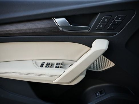 Used 2025 Audi Q5 2.0T Premium Plus w/ Premium Plus Package image 14