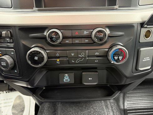 New 2025 Ford F250 XLT image 13