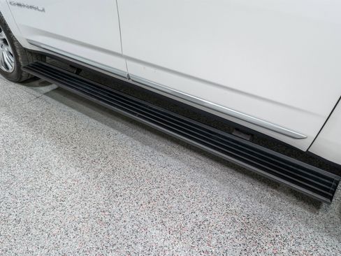 Used 2023 GMC Yukon XL Denali w/ Denali Reserve Package image 11