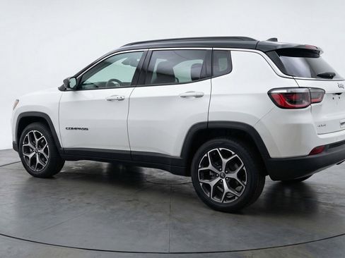 Used 2025 Jeep Compass Limited image 6