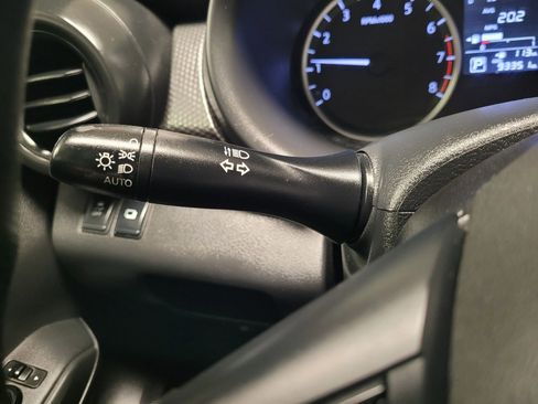 Used 2019 Nissan Kicks S image 22