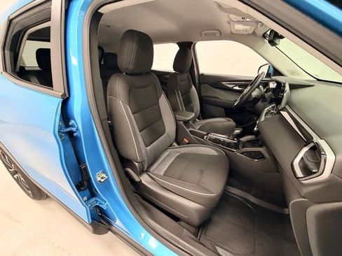 Certified 2025 Chevrolet TrailBlazer LT w/ Convenience Package FWD image 29