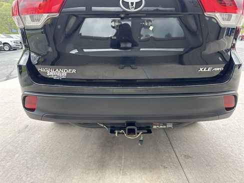 Used 2018 Toyota Highlander XLE AWD/4WD image 17