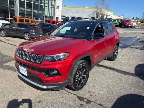 Certified 2025 Jeep Compass Limited image 3