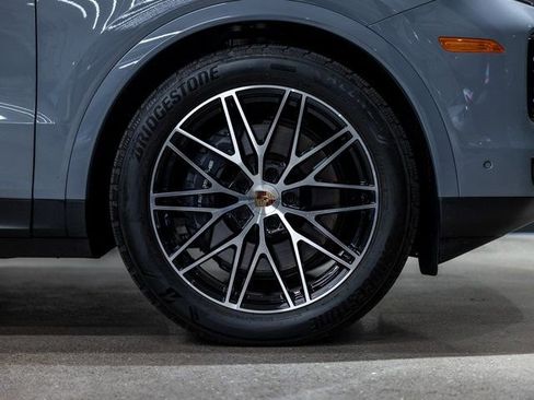 Certified 2026 Porsche Cayenne Coupe image 18