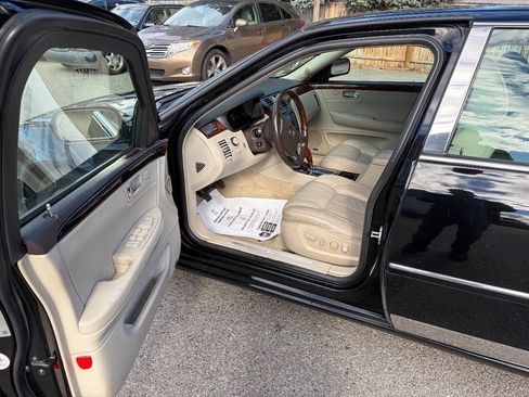 Used 2011 Cadillac DTS Premium w/ Driver Awareness Package FWD image 14