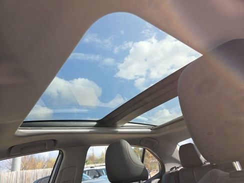 Used 2018 Toyota Camry XLE image 5