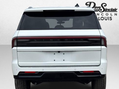 New 2026 Lincoln Navigator Reserve AWD/4WD image 4