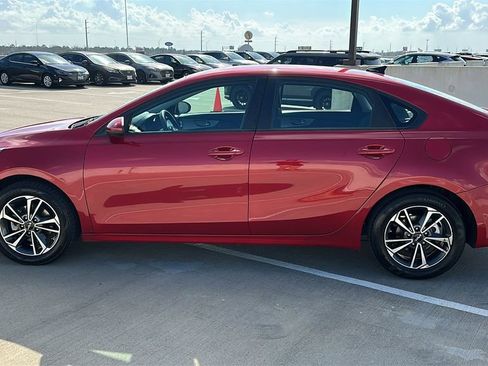 Used 2024 Kia Forte LXS image 9