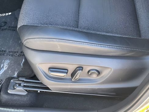 Used 2023 Toyota Crown AWD/4WD image 23