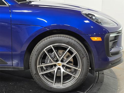 Used 2024 Porsche Macan image 11