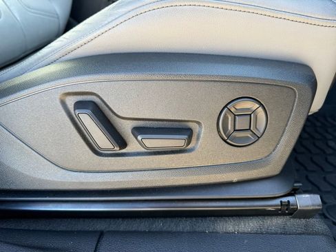 Used 2023 Audi Q3 2.0T Premium Plus w/ Premium Plus Package image 37