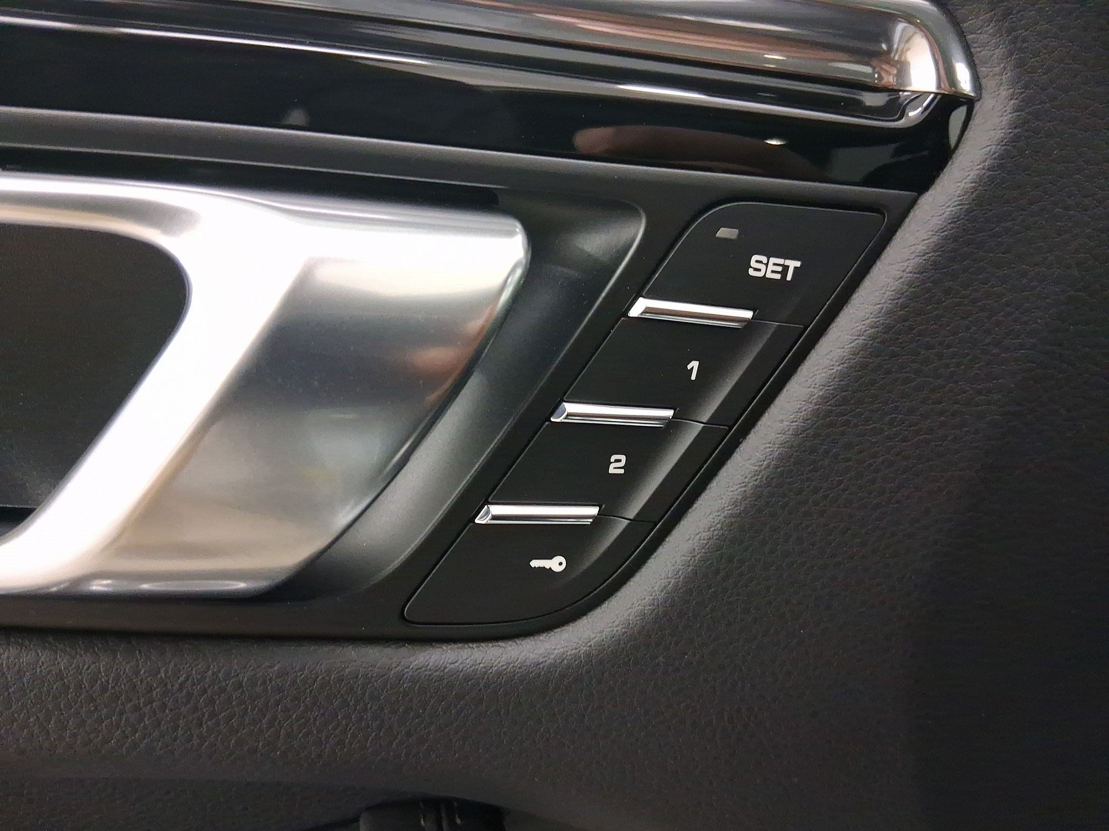 Used 2026 Porsche Macan Turbo AWD/4WD image 14