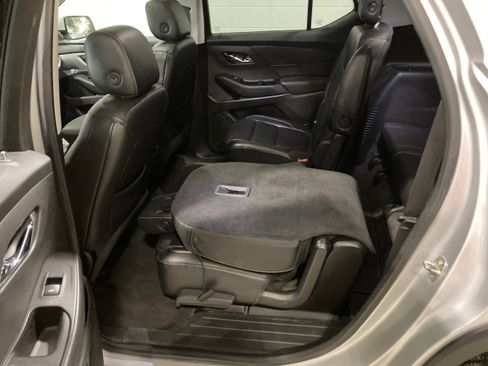 Used 2018 Chevrolet Traverse LT image 18
