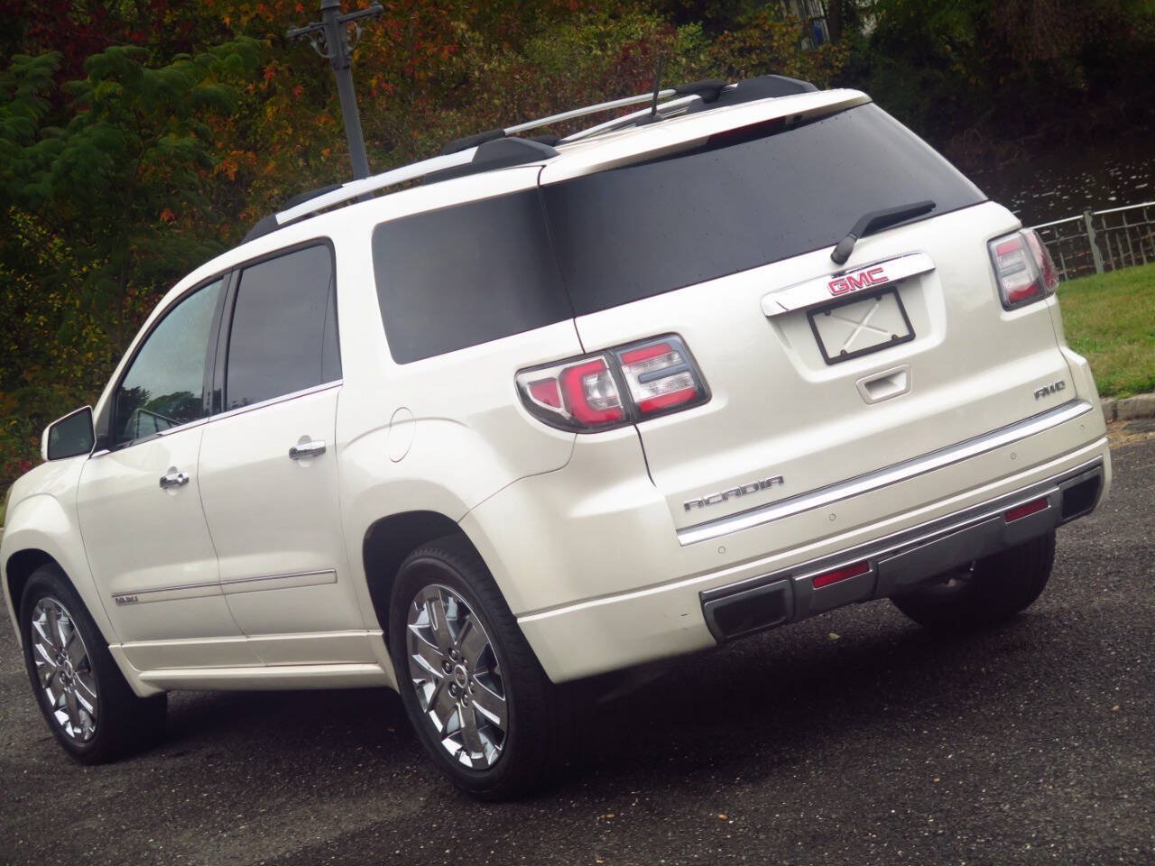Used 2015 GMC Acadia Denali AWD/4WD image 33