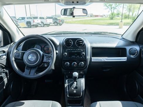 Used 2014 Jeep Compass Sport image 31