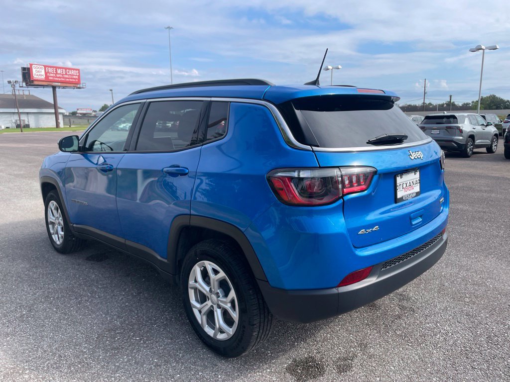 Used 2024 Jeep Compass Latitude AWD/4WD image 5