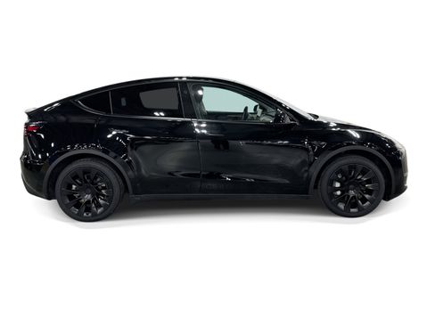 Certified 2023 Tesla Model Y Long Range AWD/4WD image 7