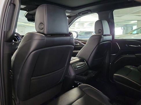 Certified 2022 Cadillac Escalade Premium Luxury image 12