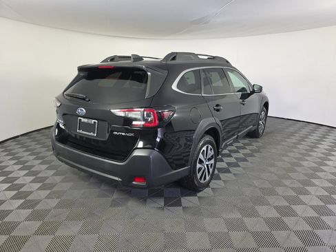 Used 2024 Subaru Outback Premium AWD/4WD image 5