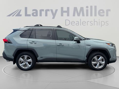 Used 2021 Toyota RAV4 XLE Premium AWD/4WD image 6