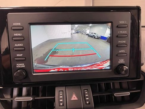 Used 2019 Toyota RAV4 XLE Premium w/ Carpet Mat Package image 28