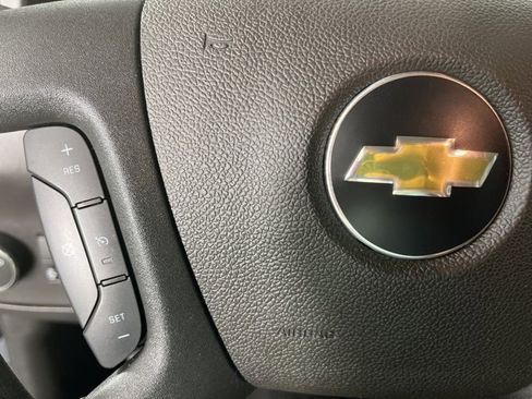 Used 2024 Chevrolet Express 2500 image 21