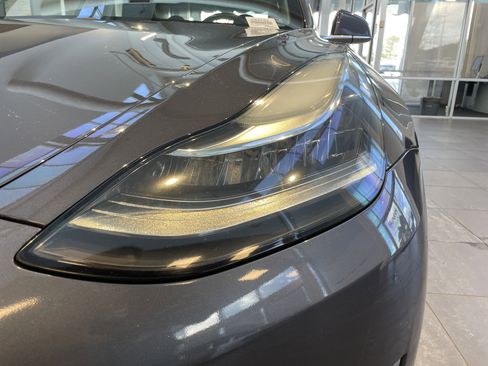 Used 2018 Tesla Model 3 Long Range image 5