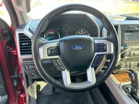 Used 2018 Ford F150 Lariat image 14