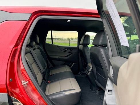 Used 2026 Chevrolet Equinox LT w/ Convenience Package II AWD/4WD image 9