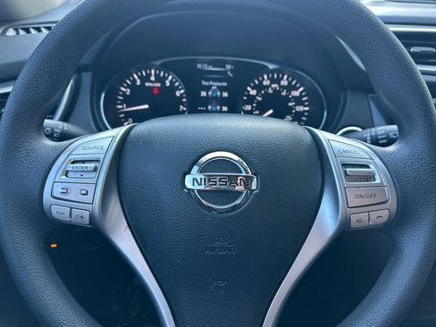 Used 2014 Nissan Rogue SV w/ SV Premium Package image 29