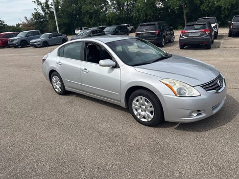 Used 2011 Nissan Altima 2.5 S FWD image 16