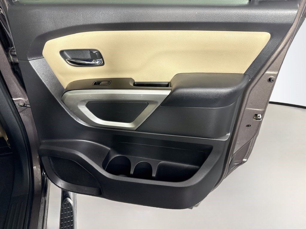 Used 2017 Nissan Titan SV RWD image 25