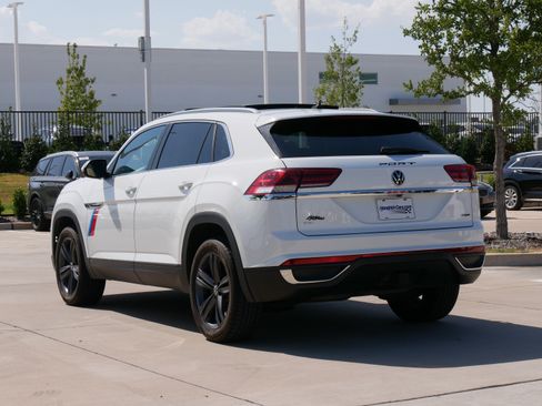Used 2020 Volkswagen Atlas Cross Sport SEL AWD/4WD image 7