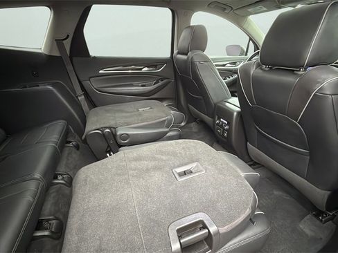 Used 2020 Buick Enclave Avenir w/ Avenir Technology Package image 18