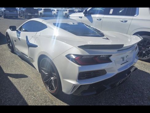 Used 2023 Chevrolet Corvette Z06 image 7
