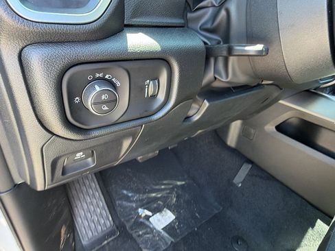 New 2026 RAM 1500 Express AWD/4WD image 19