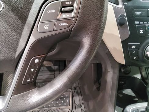 Used 2016 Hyundai Santa Fe SE AWD/4WD image 24