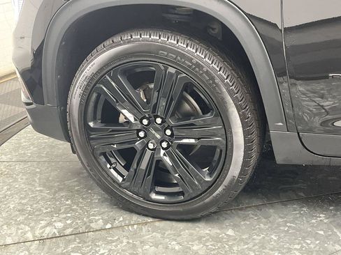 Used 2025 GMC Acadia Elevation w/ Elevation Premium Package AWD/4WD image 37
