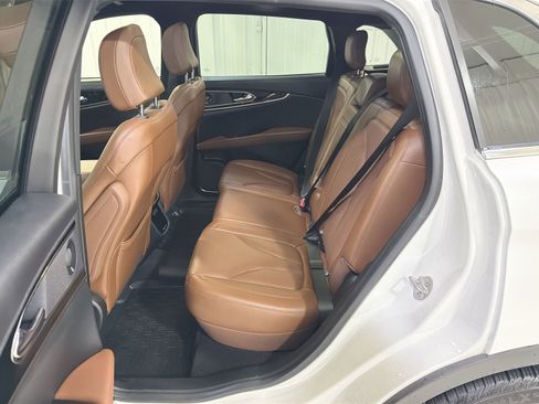 Used 2023 Lincoln Nautilus Reserve w/ Luxury Package FWD image 25
