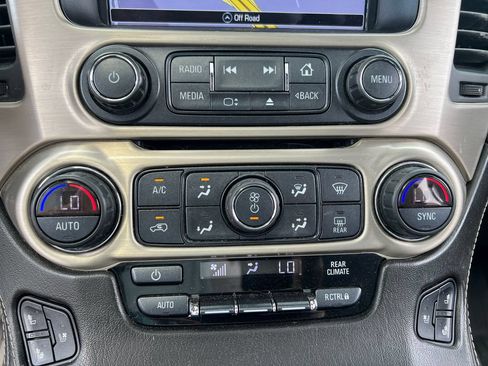 Used 2019 GMC Yukon XL Denali w/ Denali Ultimate Package AWD/4WD image 32