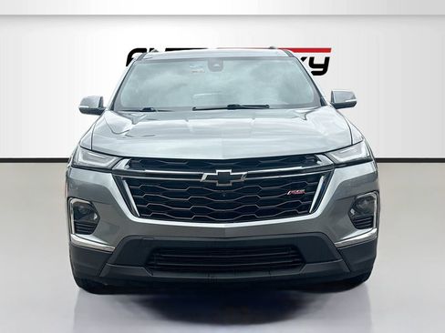 Used 2023 Chevrolet Traverse RS image 2