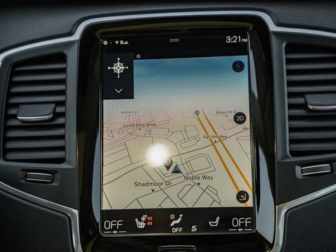 Used 2022 Volvo XC90 T6 Momentum w/ Climate Package image 21