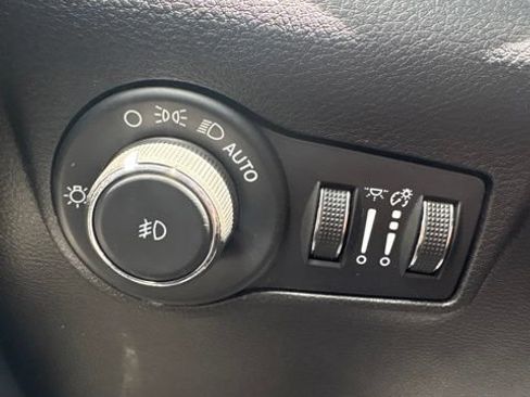 Used 2024 Jeep Compass Latitude AWD/4WD image 15
