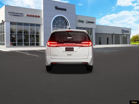 New 2027 Chrysler Pacifica Select AWD/4WD image 6