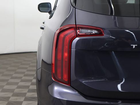 Used 2025 Kia Telluride S FWD image 16